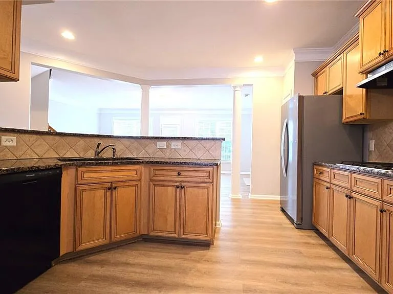 6099 Prestwood Dr — Photo 18