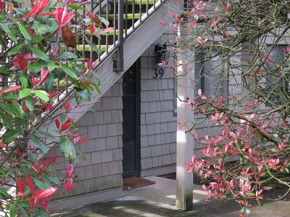 39 Crestfield Ct