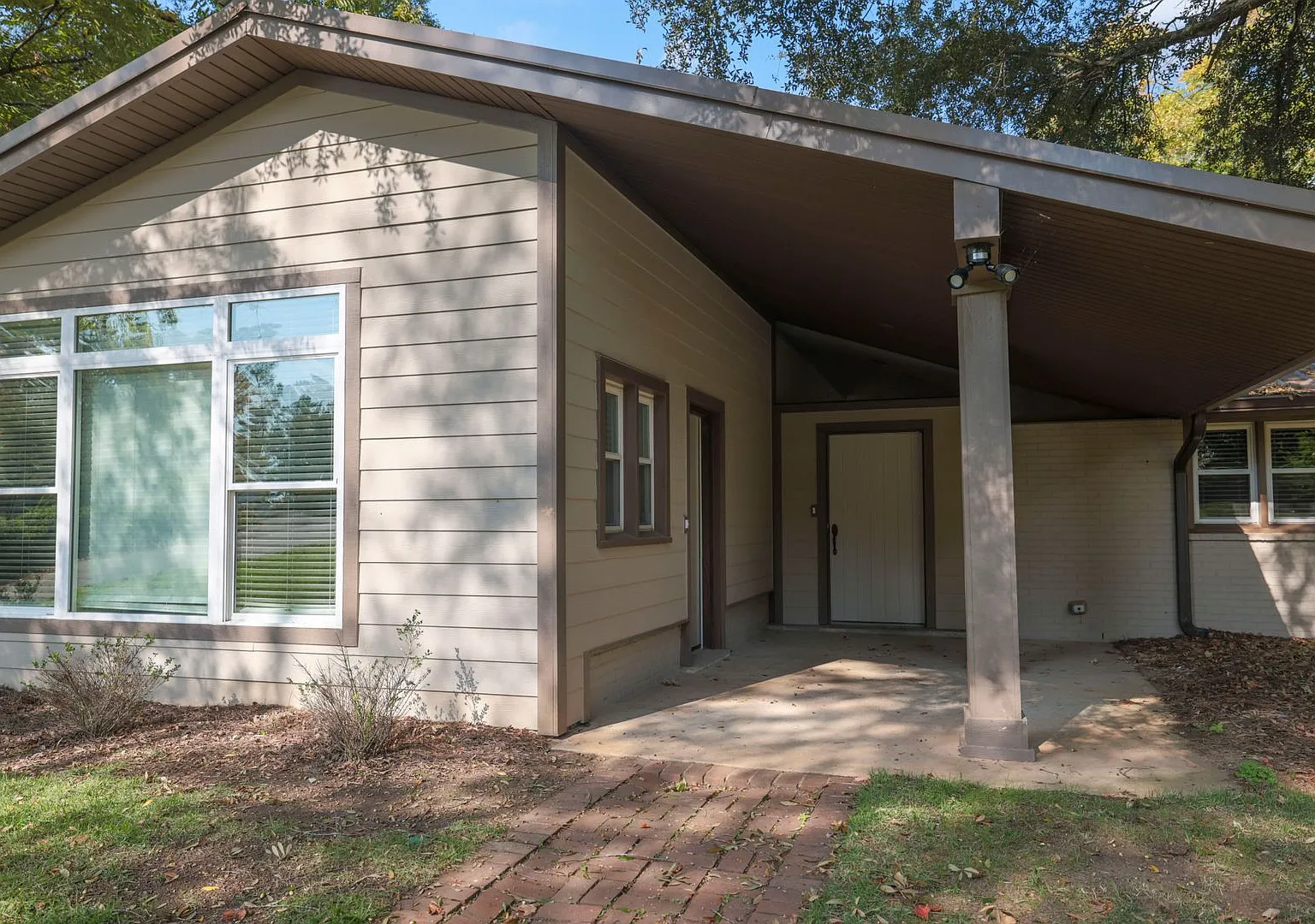 Charming 3 Bedroom with New Renovations in Clemson, SC! — Photo 2