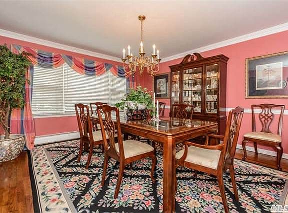 3rd image of 169 Nassau Blvd