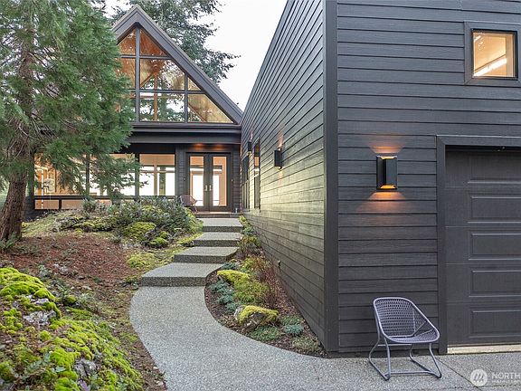 3rd image of 749 Spring Hill Road