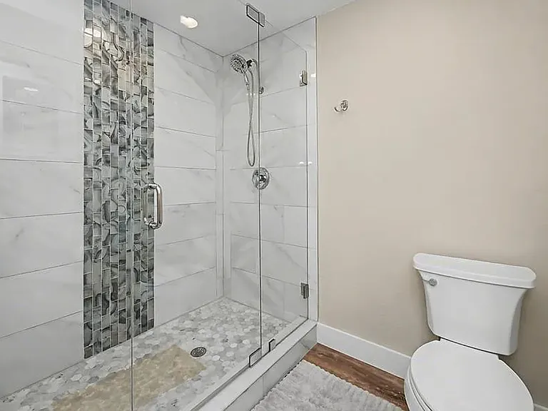 5408 Eagles Point Cir #302 — Photo 2