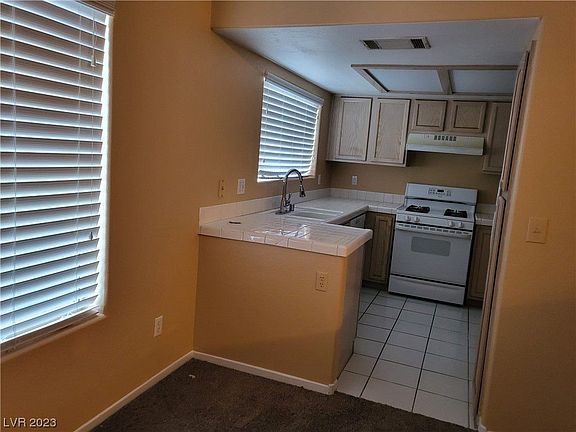 5th image of 1610 Sandecker Ct Unit 203