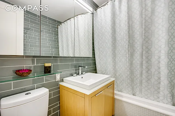 Rented by Compass | media 22