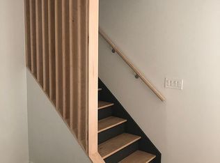 30250 Old Stream Rd, Southfield, MI 48076