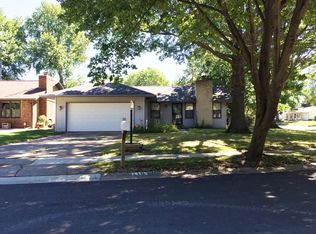 118 Glasgow Dr, Springfield, IL 62702