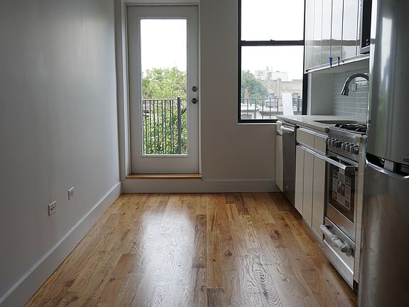 5th image of 453 Greene Ave #2B