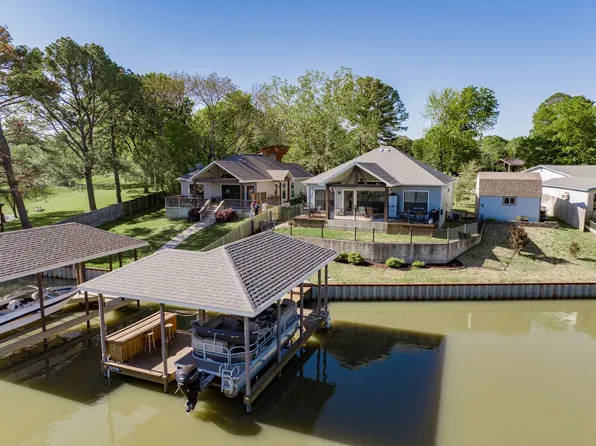 900 Lohaina Ct, Tool, TX 75143