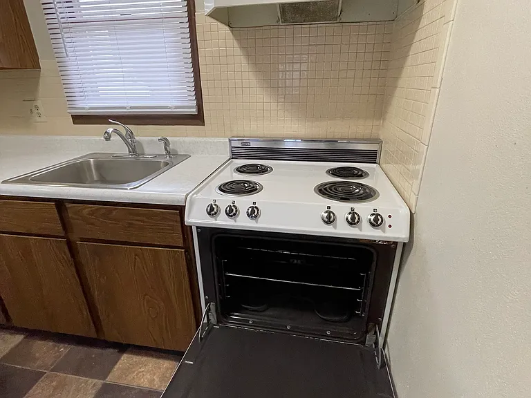 829 N Cherry St — Photo 4