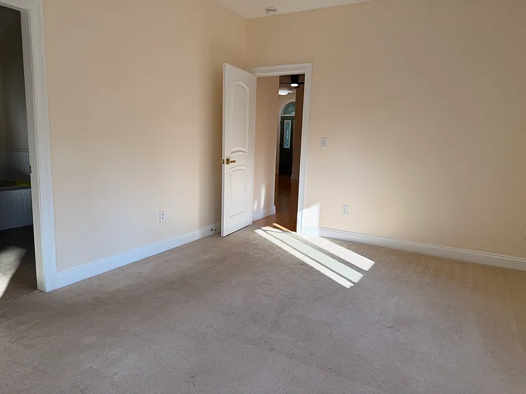 18 Kirby Rd — Photo 12