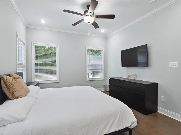 257 Birch St — Photo 9