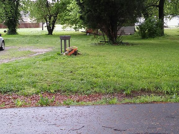 View side yard & shed