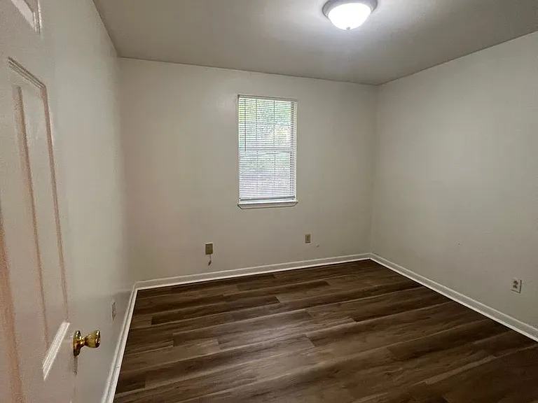 170 Westwood Dr — Photo 22