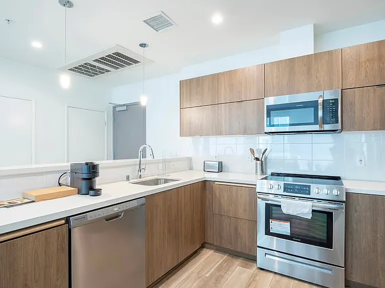 801 1/2 S Berendo St #1 — Photo 6