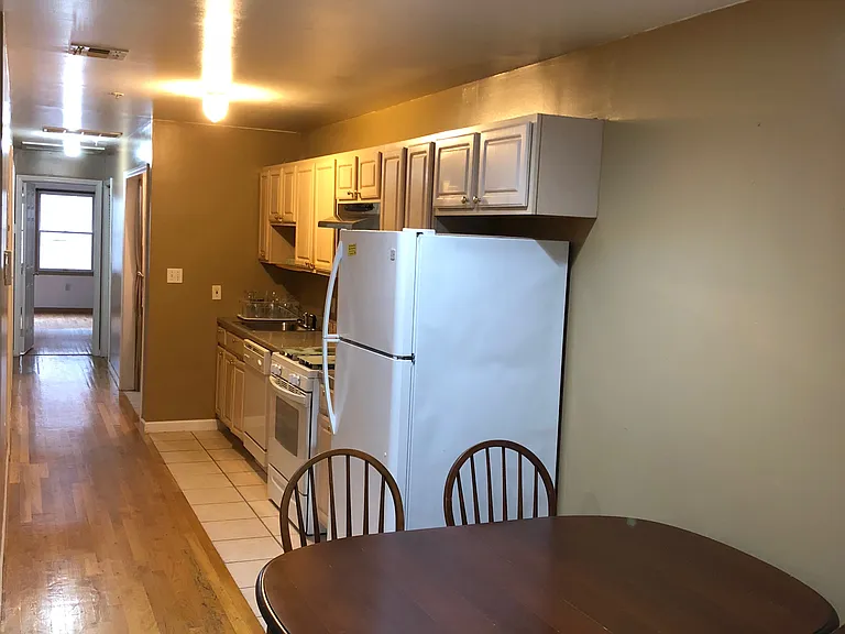 537 39th St #3 — Photo 3