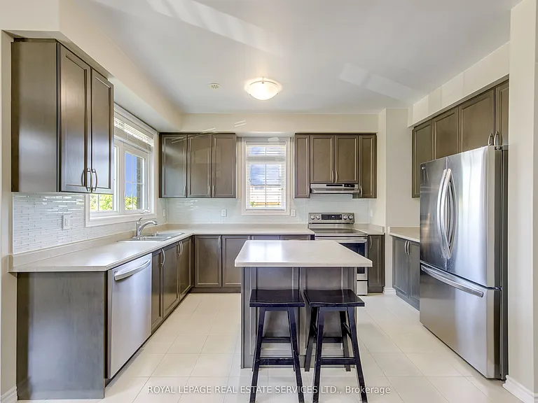 2435 Greenwich Dr #35 — Photo 15