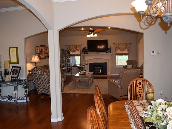 2nd image of 13162 N Highway 279