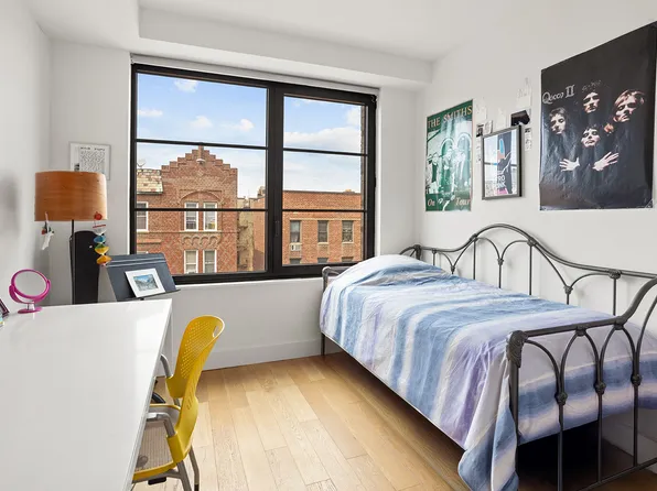 264 Webster Avenue image 8 of 15