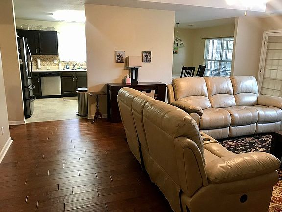 Nice flow for entertaining!