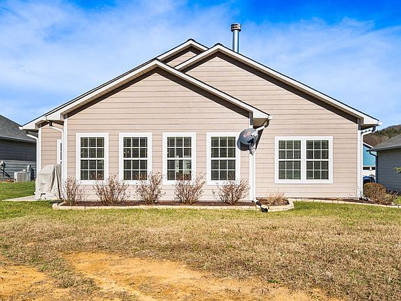 3rd image of 116 Riverwalk Cir
