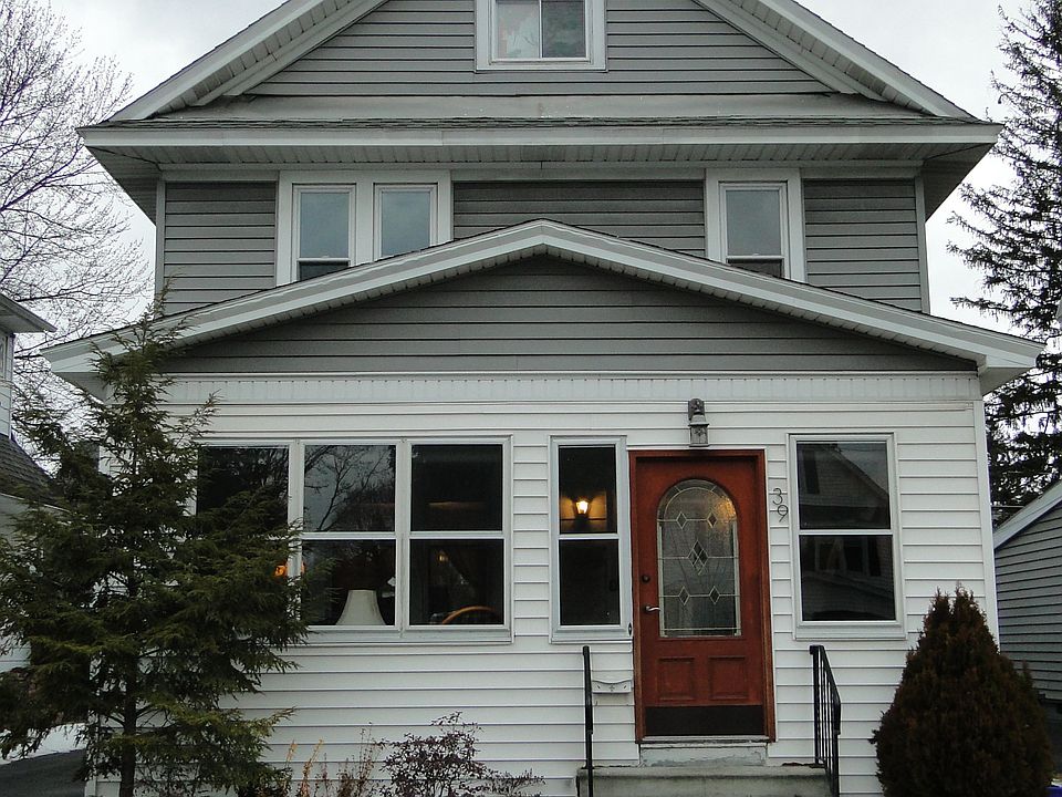 1st image of 39 Oakwood St