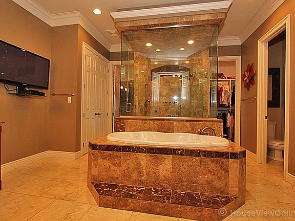 5th image of 3033 Beaver Creek Dr