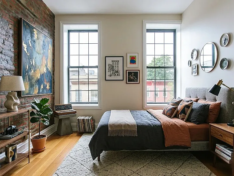 884 Madison St #3R — Photo 2