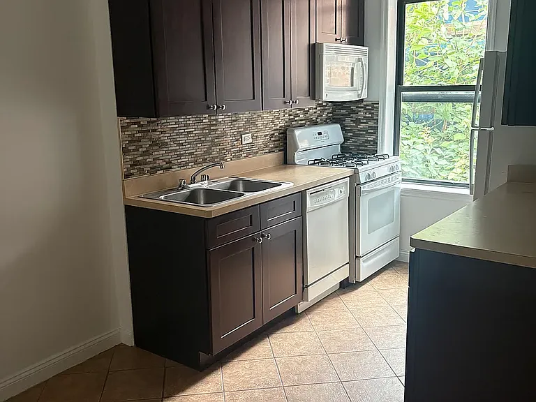 501 W 184th St #5A — Photo 2