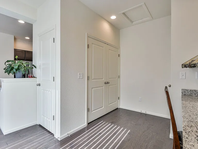 344 Zeppelin Way — Photo 14
