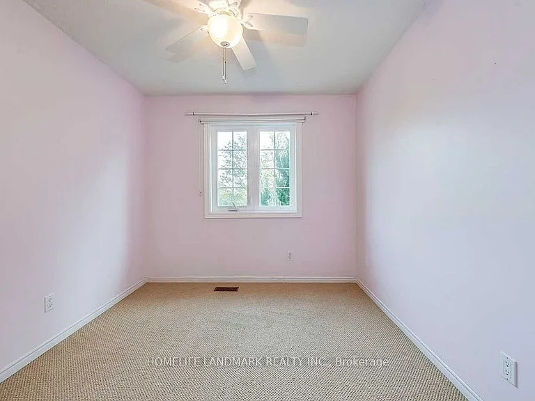 2319 Springfield Cres — Photo 9