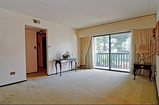 5th image of 13615 Royal Ct #304