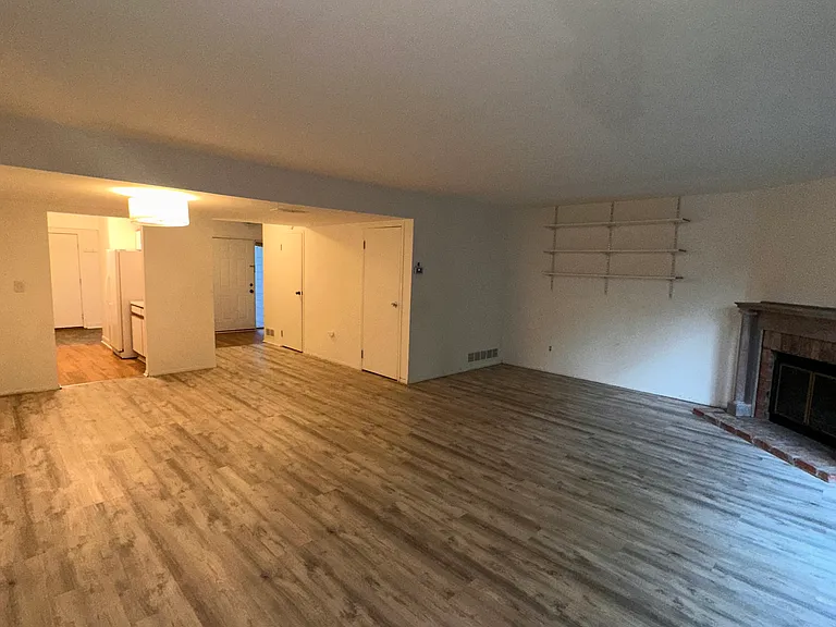 677 Skynob Dr — Photo 3
