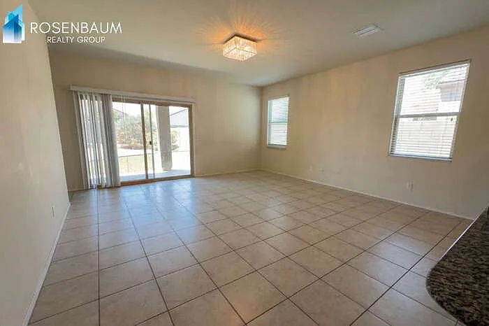 41917 W Manderas Ln — Photo 2