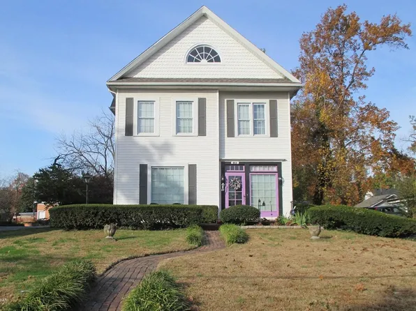 1303 S Main St, Carthage, MO 64836