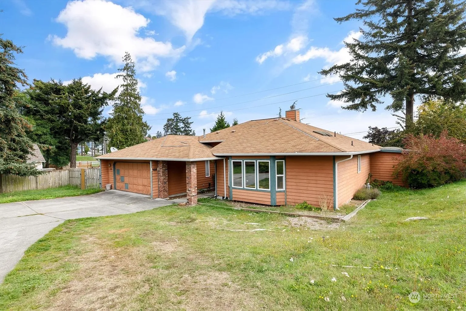 1013 Oakmont Lane photo 1