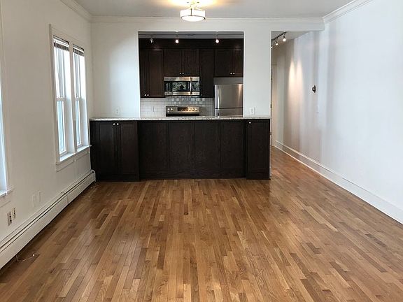 5th image of 2315 Irving Ave S APT 6