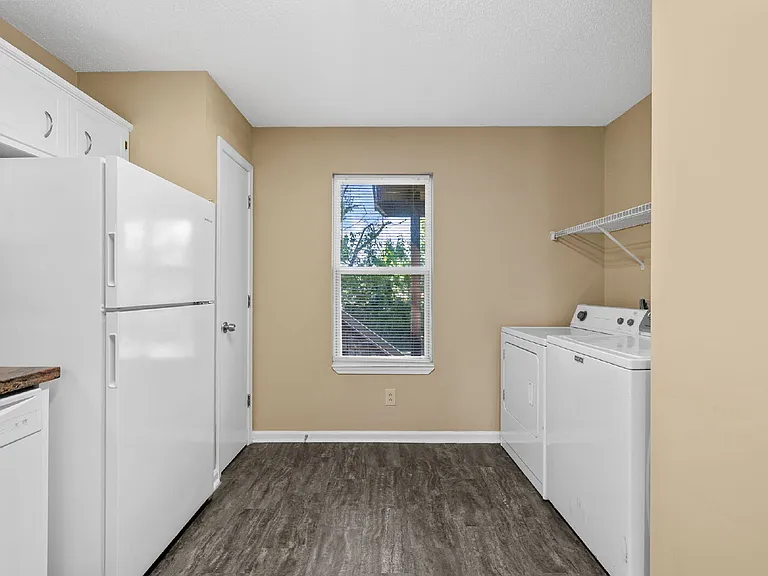 3284 Tower Dr #D — Photo 11