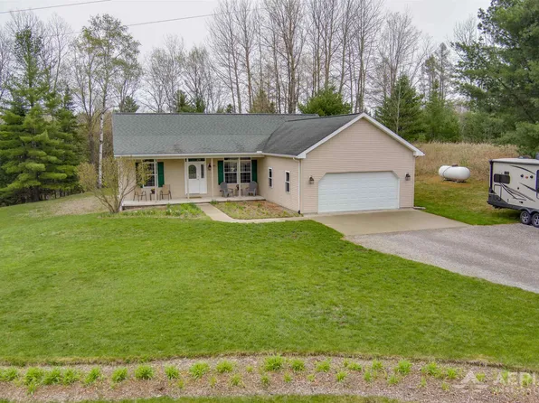 3451 Bella Ln, West Branch, MI 48661