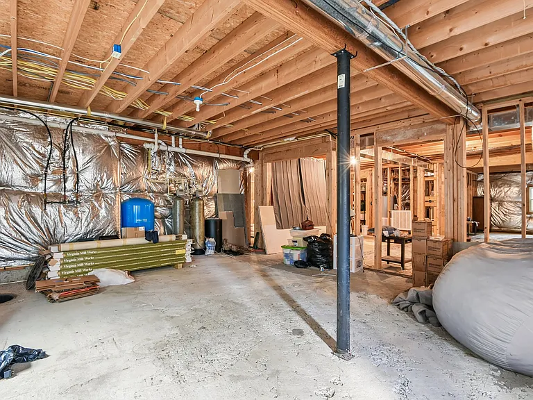 1097 Underwood Rd — Photo 54