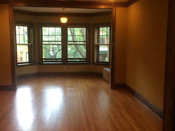 3rd image of 1433 W Summerdale Ave APT 2A