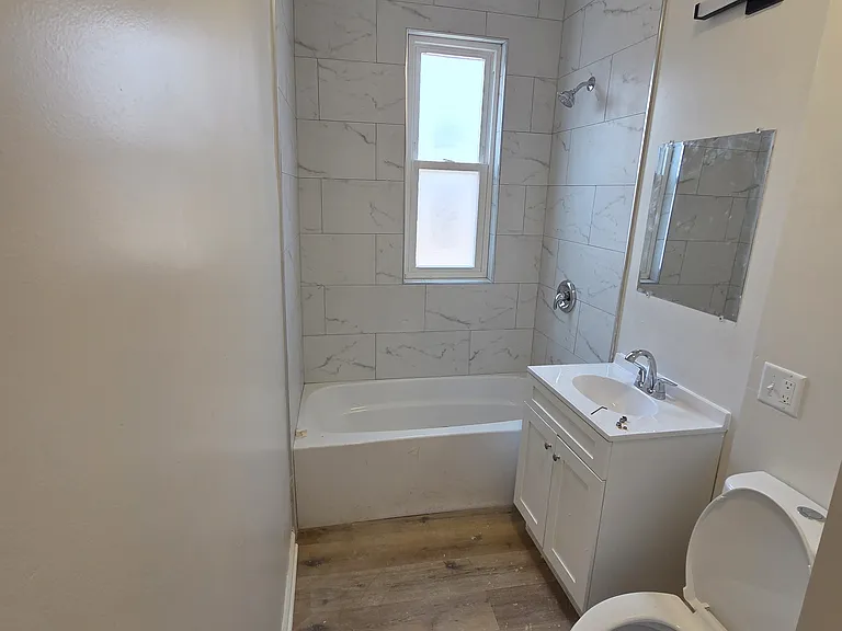 4210 W Cermak Rd #1W — Photo 3