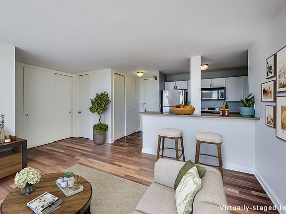5th image of 2626 N Lakeview Ave APT 2210