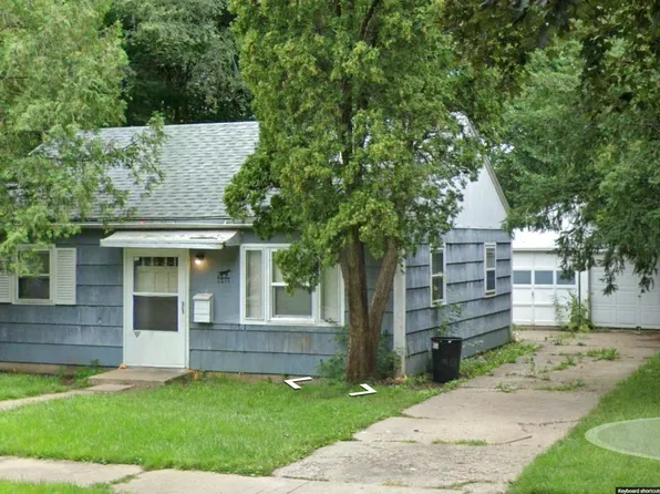 1211 Ashland Ave, Rockford, IL 61101