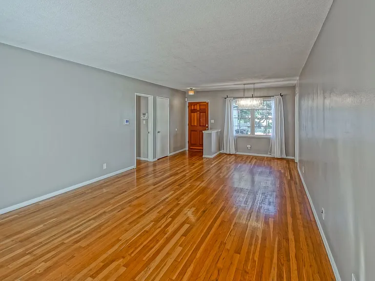 14226 Isis Ave — Photo 11