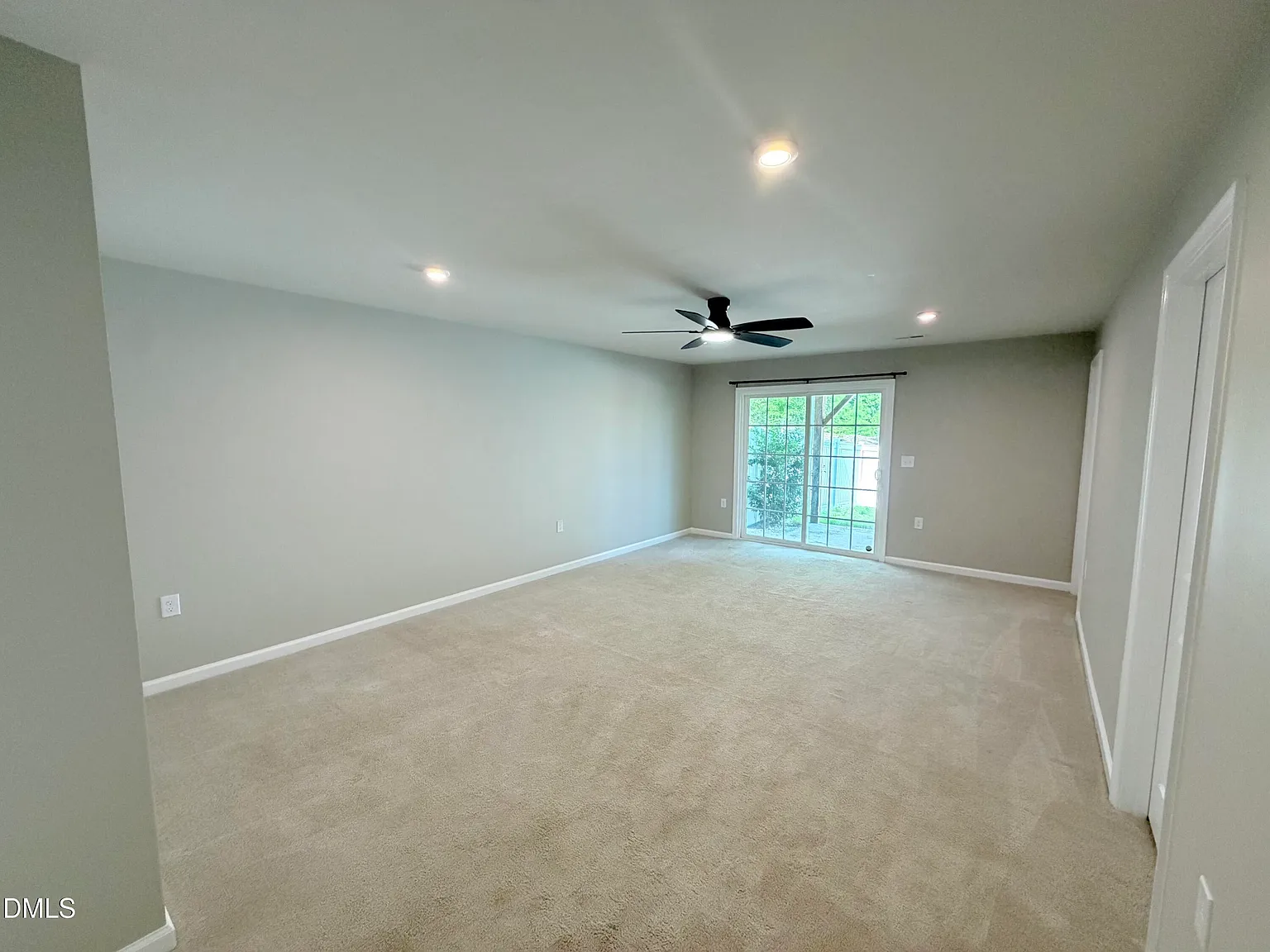 4 bed, 3.5 bath, 2200 sqft, $2,195 — Photo 3