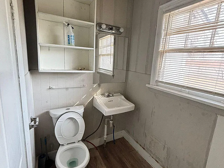 222 College Park Cir — Photo 2