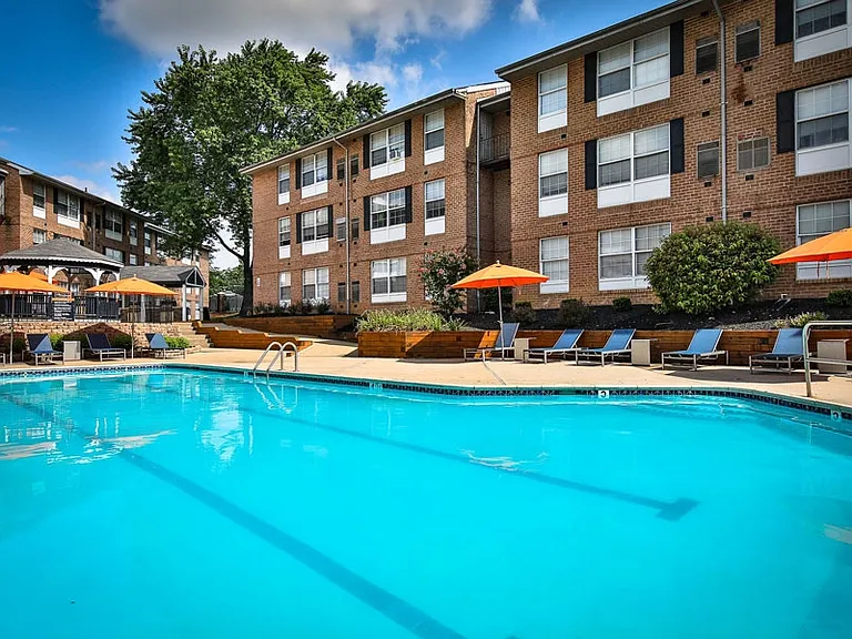 Northbrook Apartments — Photo 13