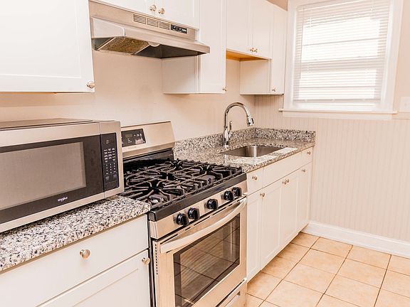 3rd image of 1903 Grayland Ave APT C
