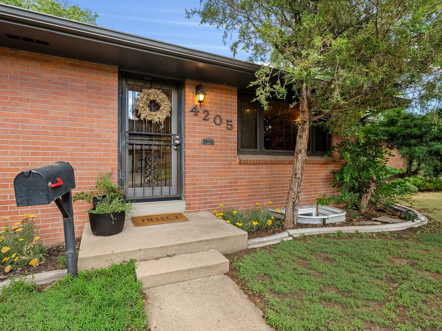 4205 W 45th Avenue — Photo 2