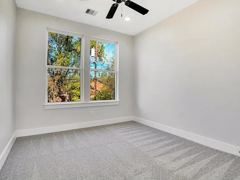805 Granville Dr — Photo 10